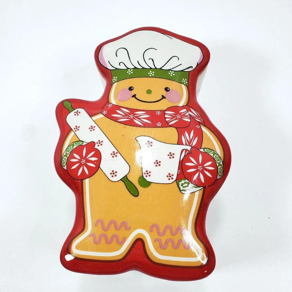 Temptations Lidded 8oz Ramekin Ceramic Gingerbread Man Dish Christmas Bakeware
